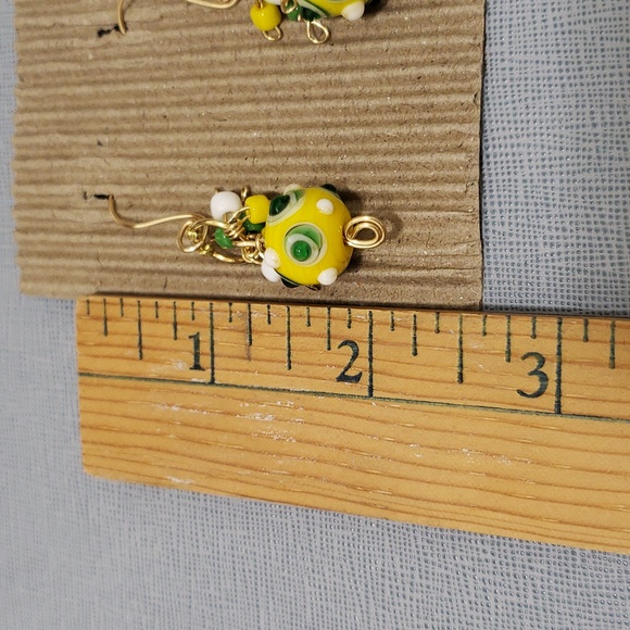 New Beautiful Handmade Round Bumpy Lampwork Glass Earrings Greenbay Packers - Picture 5 of 5